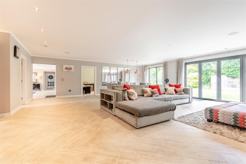 Additional image 15 of Moor Hall Drive