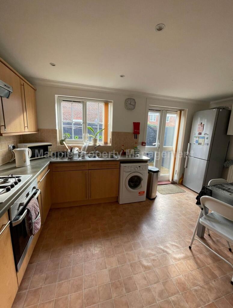 Additional image 8 of Hatfield