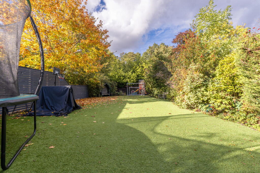 Additional image 42 of Greyfort Crescent, Solihull, B92 8DN