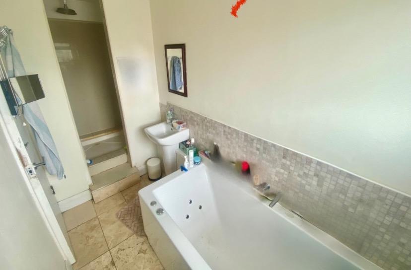 Additional image 6 of How Wood, Park Street, St. Albans