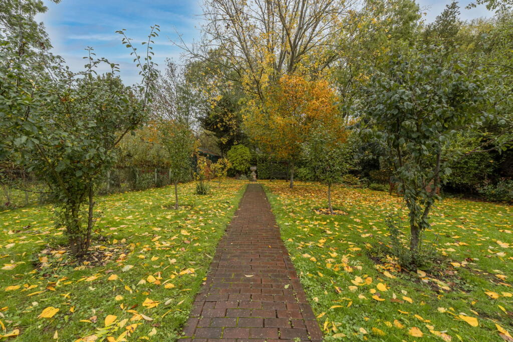 Additional image 38 of 2B Priory Court, Studley, Warwickshire, B80 7BB