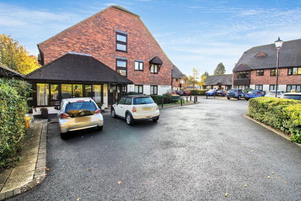 Additional image 8 of Chestnut Walk, Henley-in-Arden, Warwickshire, B95 5GN