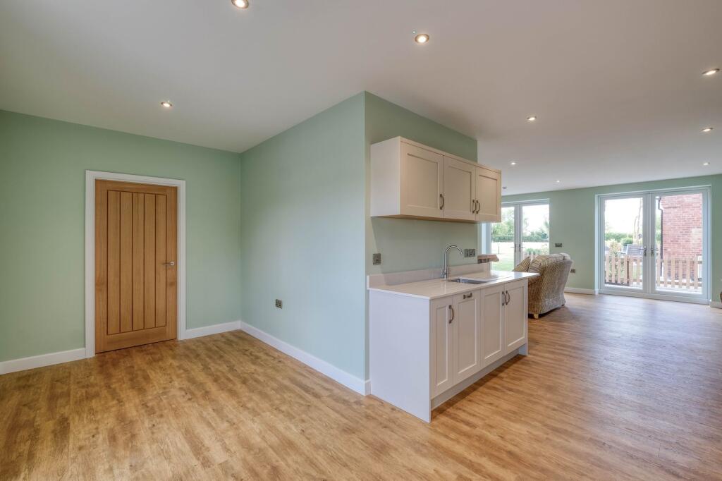 Additional image 21 of Droitwich Road, Bradley Green, B96