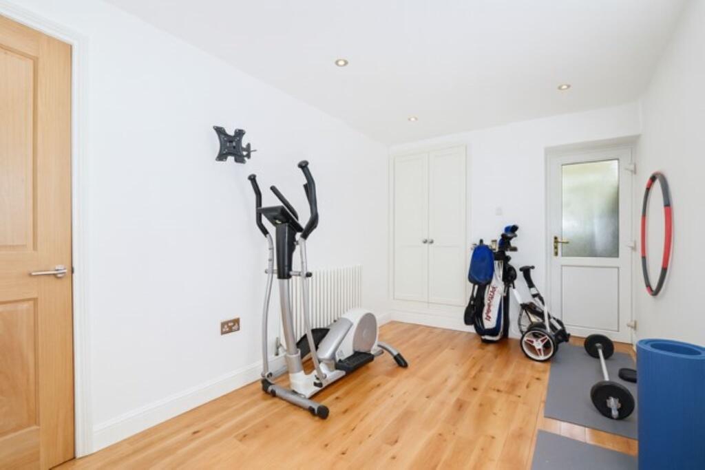 Additional image 15 of Mount Drive, Park Street, St. Albans