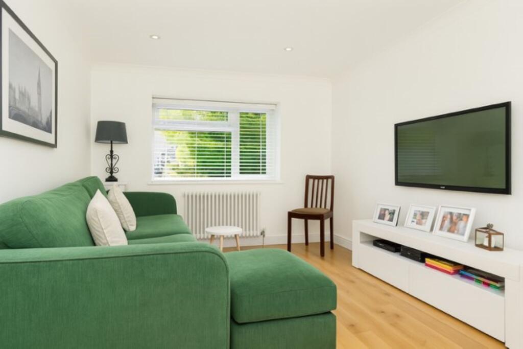 Additional image 3 of Mount Drive, Park Street, St. Albans