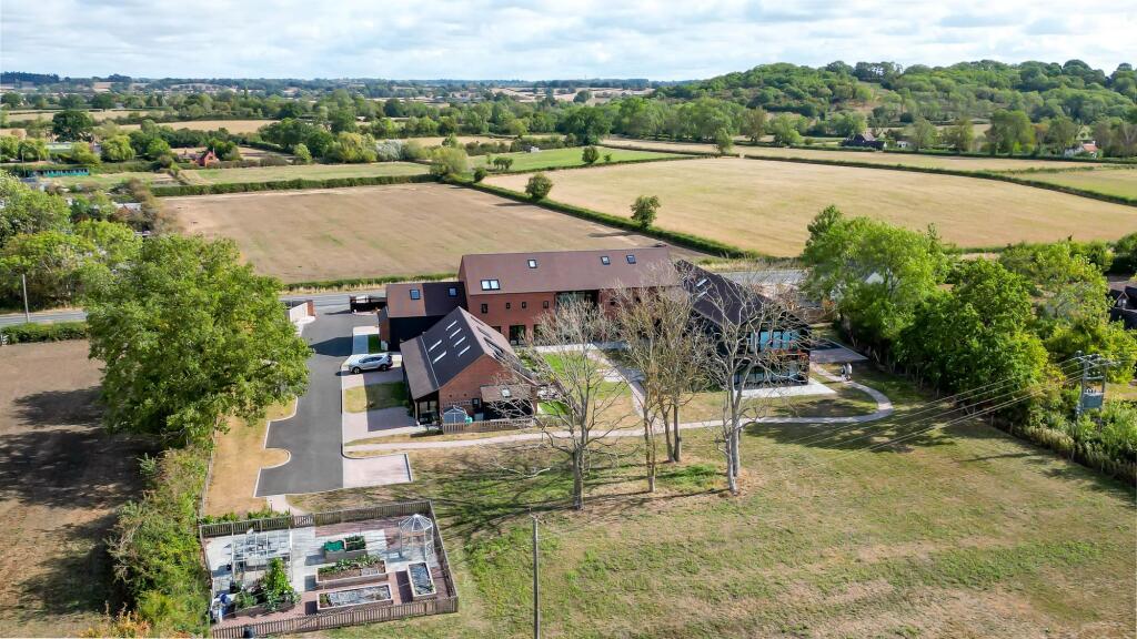 Additional image 23 of Droitwich Road, Bradley Green, B96