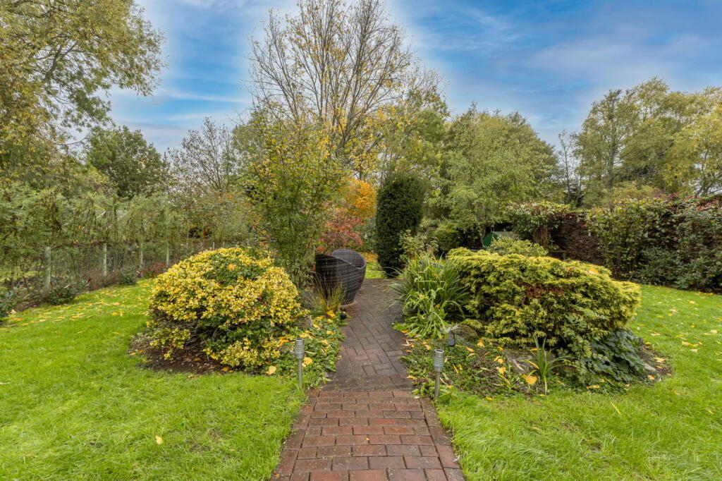 Additional image 37 of 2B Priory Court, Studley, Warwickshire, B80 7BB