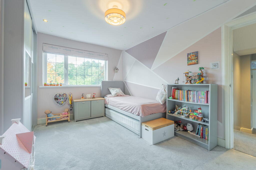 Additional image 26 of Greyfort Crescent, Solihull, B92 8DN