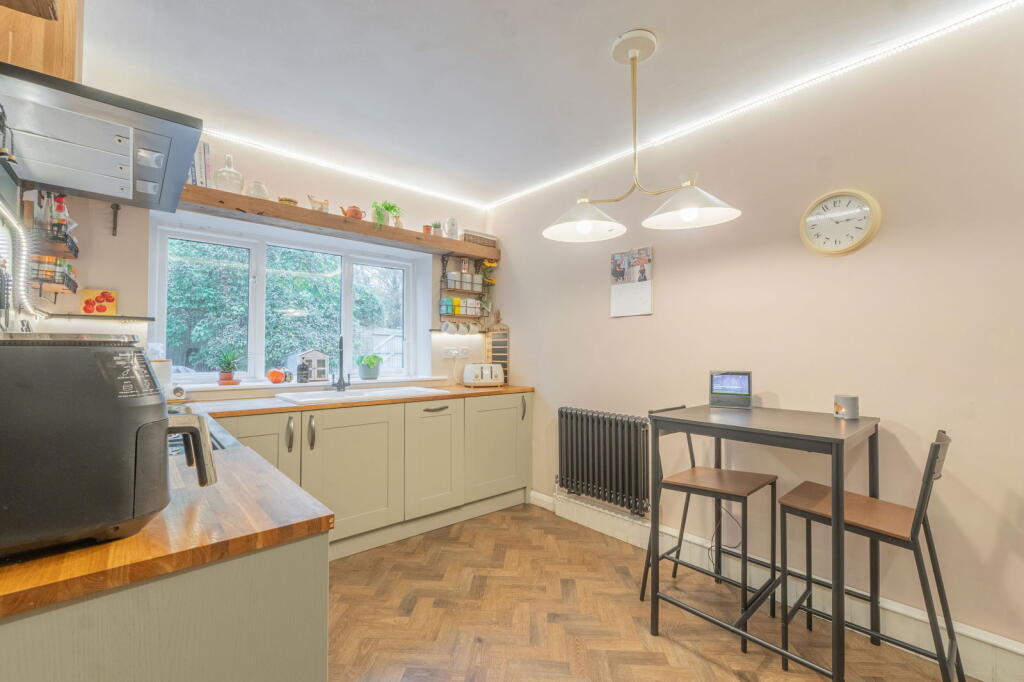 Additional image 10 of 2B Priory Court, Studley, Warwickshire, B80 7BB