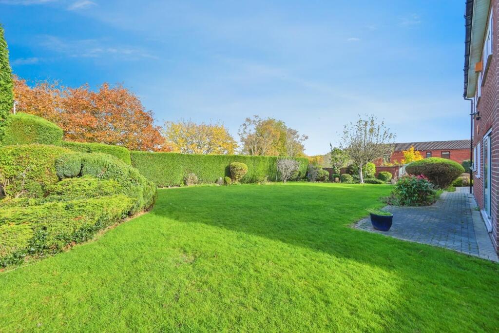 Additional image 26 of Greenacre Close, Tamworth