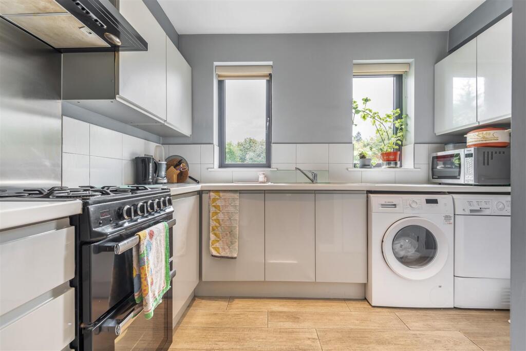 Additional image 24 of Moor Hall Drive