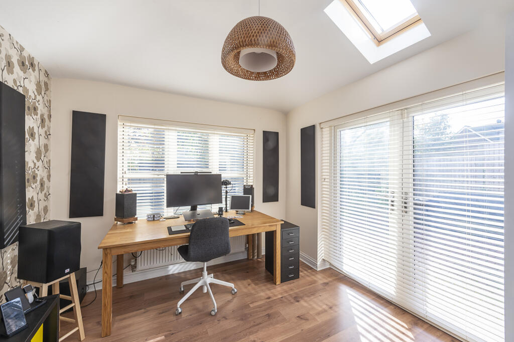 Additional image 9 of Penn Road, Park Street, St. Albans, Hertfordshire, AL2