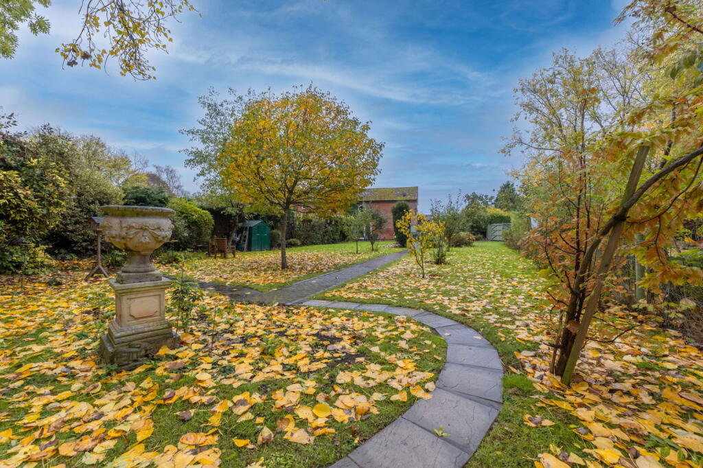 Additional image 41 of 2B Priory Court, Studley, Warwickshire, B80 7BB