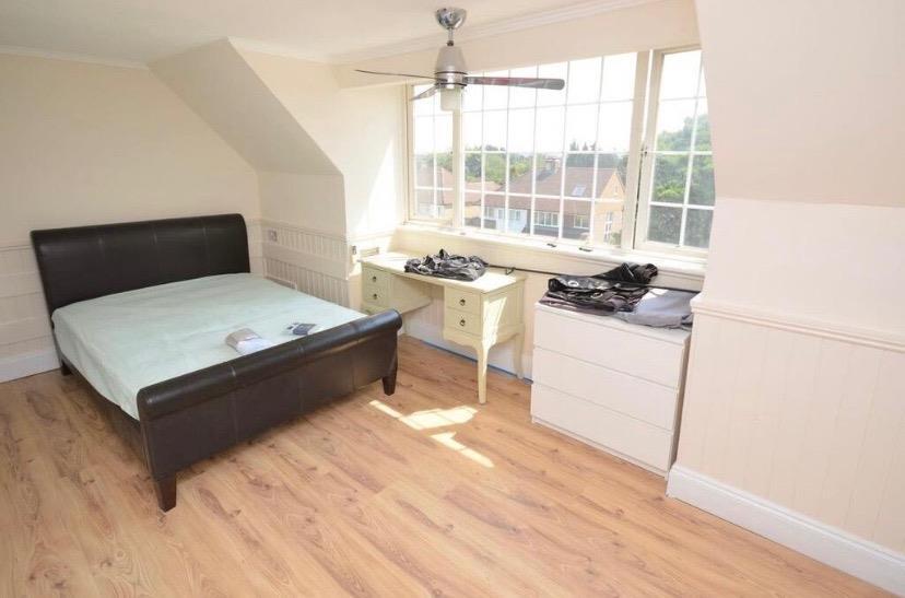 Additional image 5 of How Wood, Park Street, St. Albans