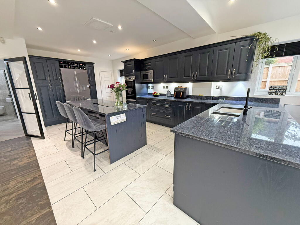 Additional image 40 of Hitherside, Dickens Heath, Solihull, B90 1RT