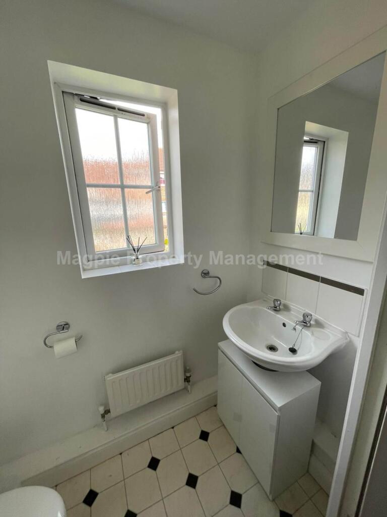 Additional image 4 of Hatfield