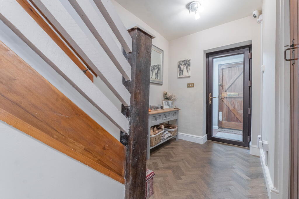 Additional image 5 of 2B Priory Court, Studley, Warwickshire, B80 7BB