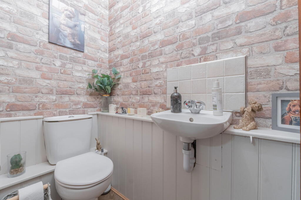 Additional image 9 of 2B Priory Court, Studley, Warwickshire, B80 7BB