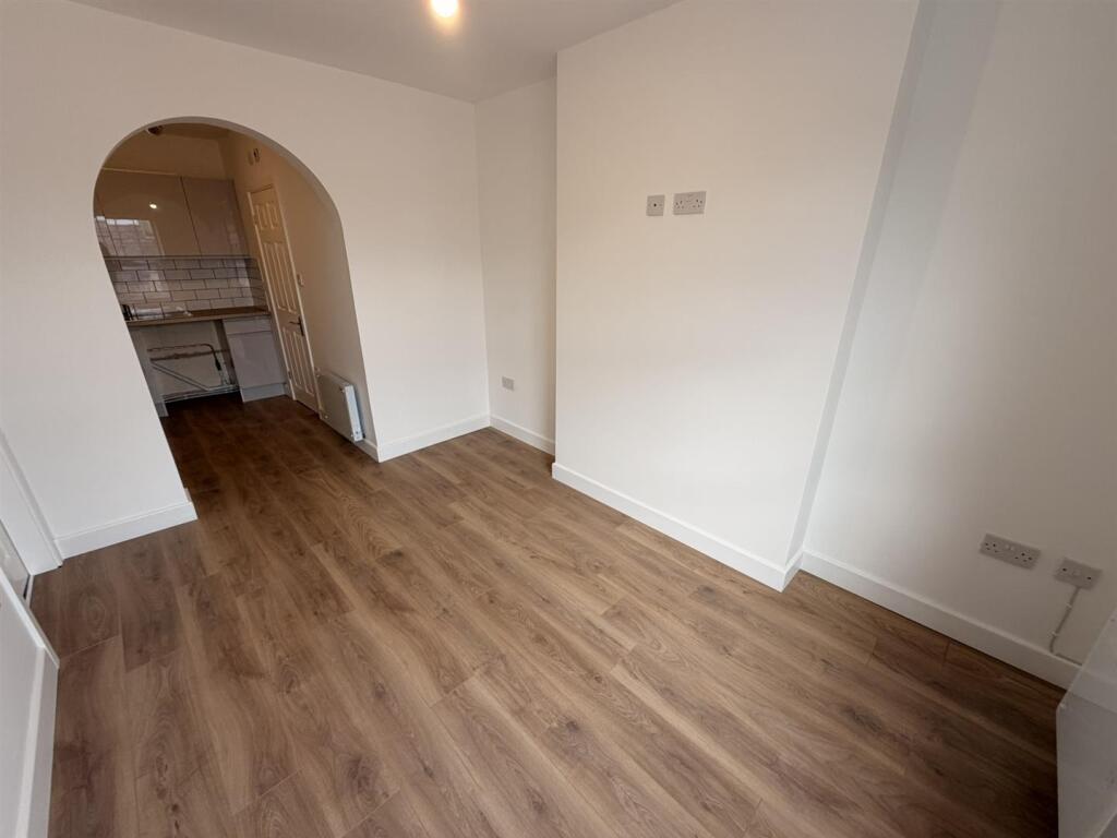 Additional image 6 of High Street, Studley