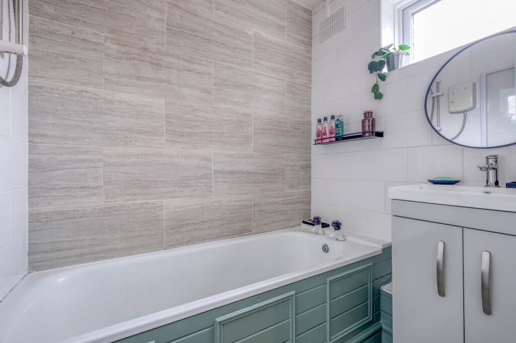 Additional image 10 of Lightoak Close, Redditch, B97