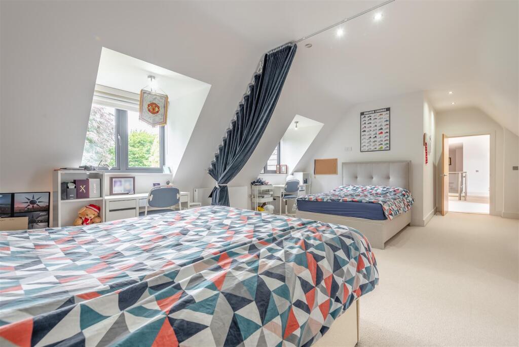 Additional image 26 of Moor Hall Drive