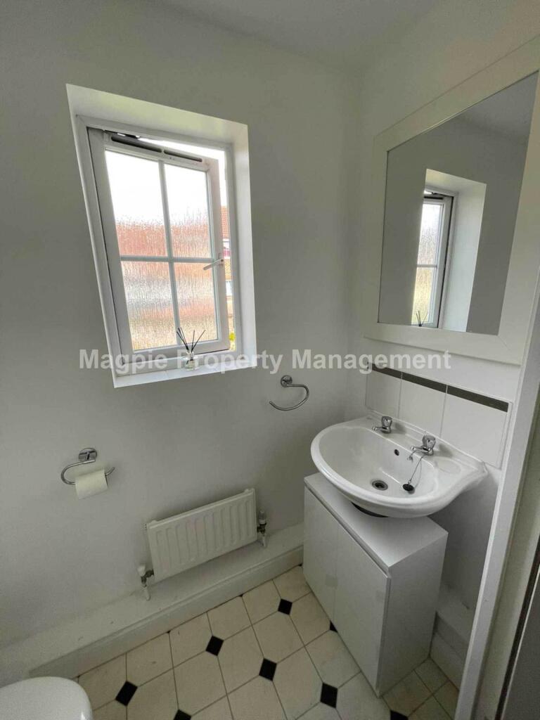 Additional image 5 of Hatfield