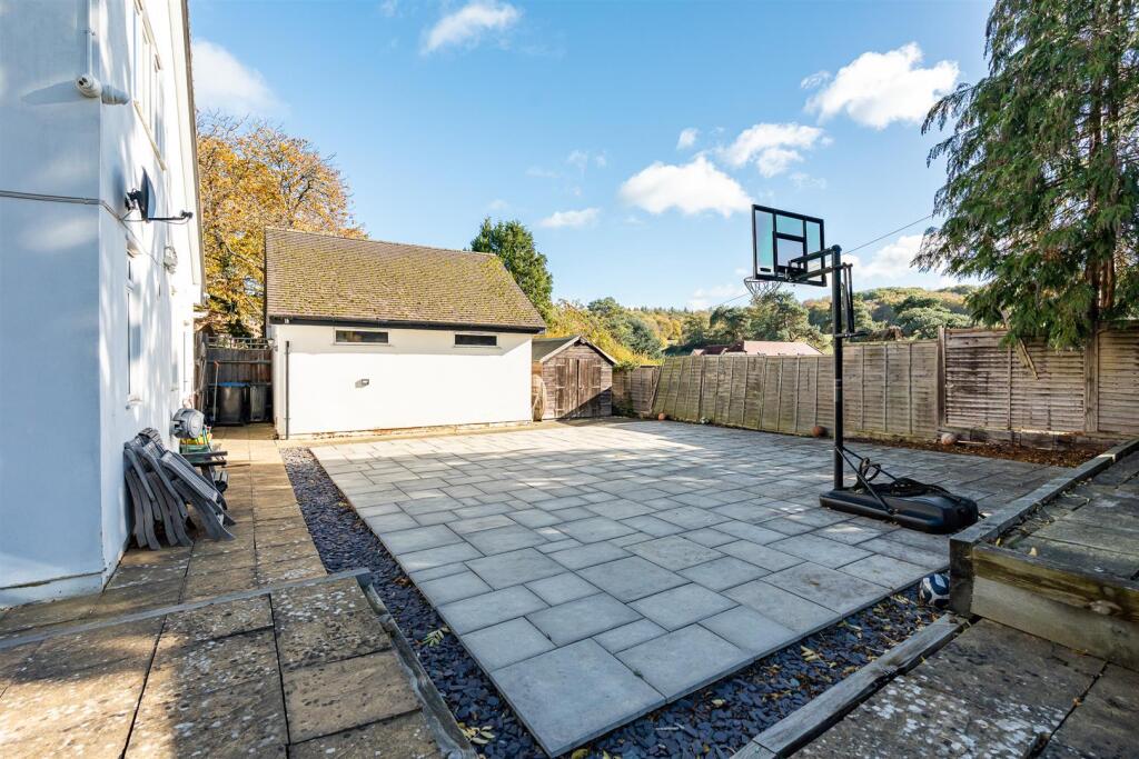 Additional image 30 of The Avenue, Welwyn