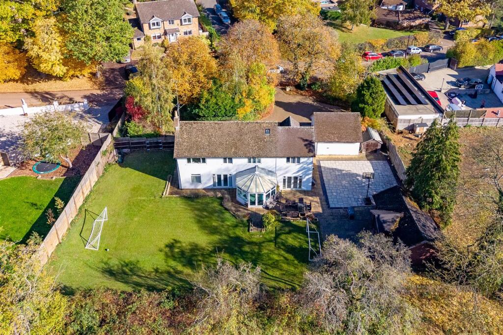 Additional image 32 of The Avenue, Welwyn