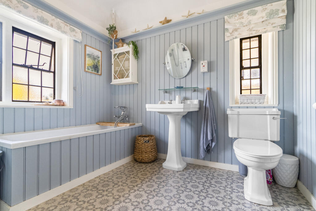 Additional image 20 of Bloomfield Road, Harpenden, Hertfordshire, AL5