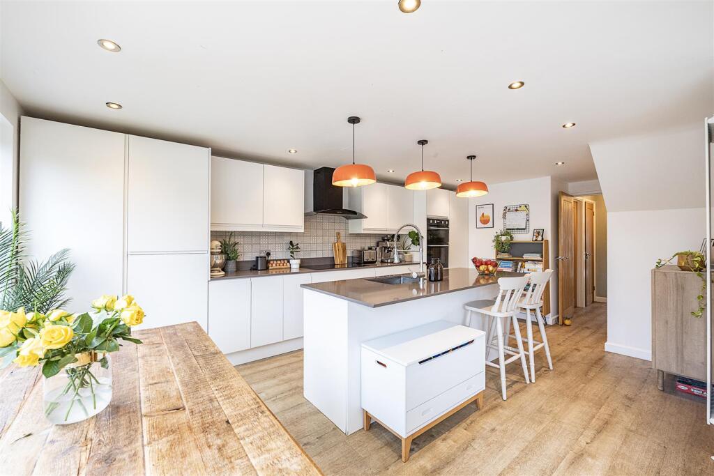 Additional image 2 of Grove Avenue, Harpenden