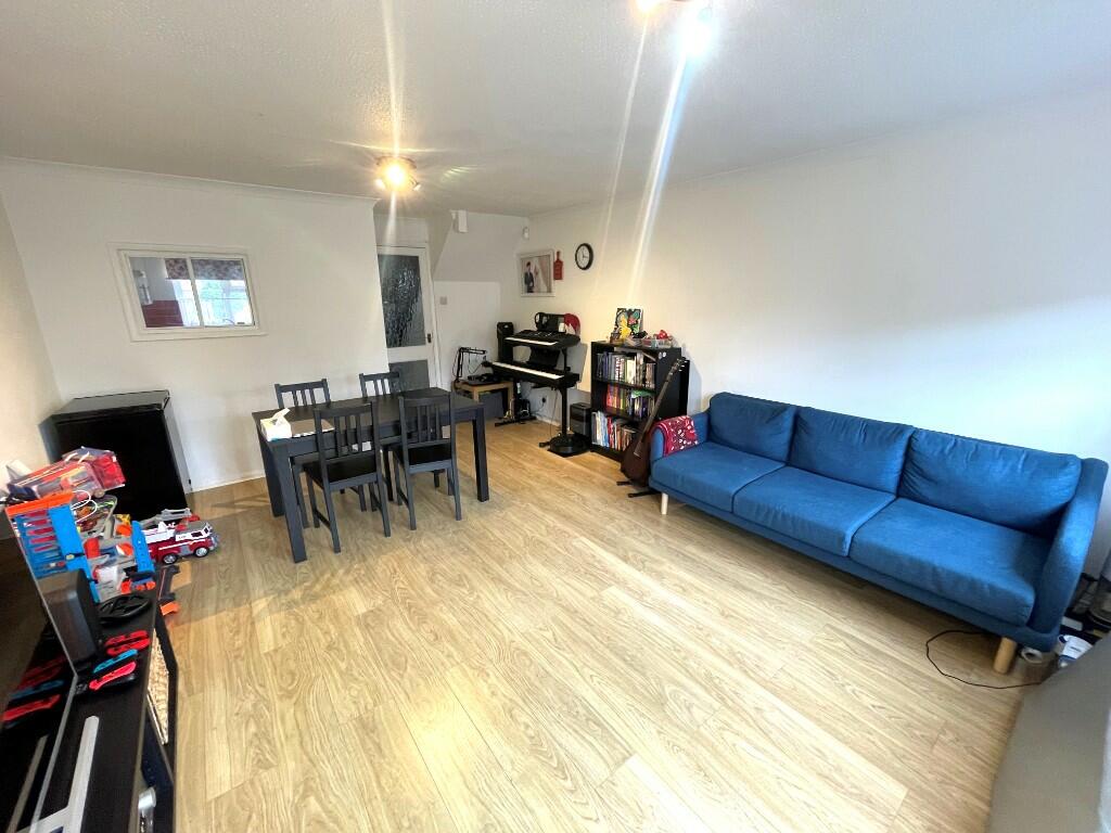 Additional image 13 of Brecken Close, St. Albans, Hertfordshire, AL4