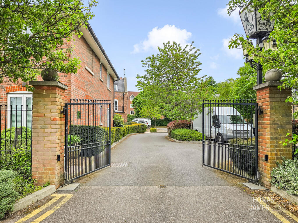 Additional image 15 of Great North Road, Hatfield, AL9