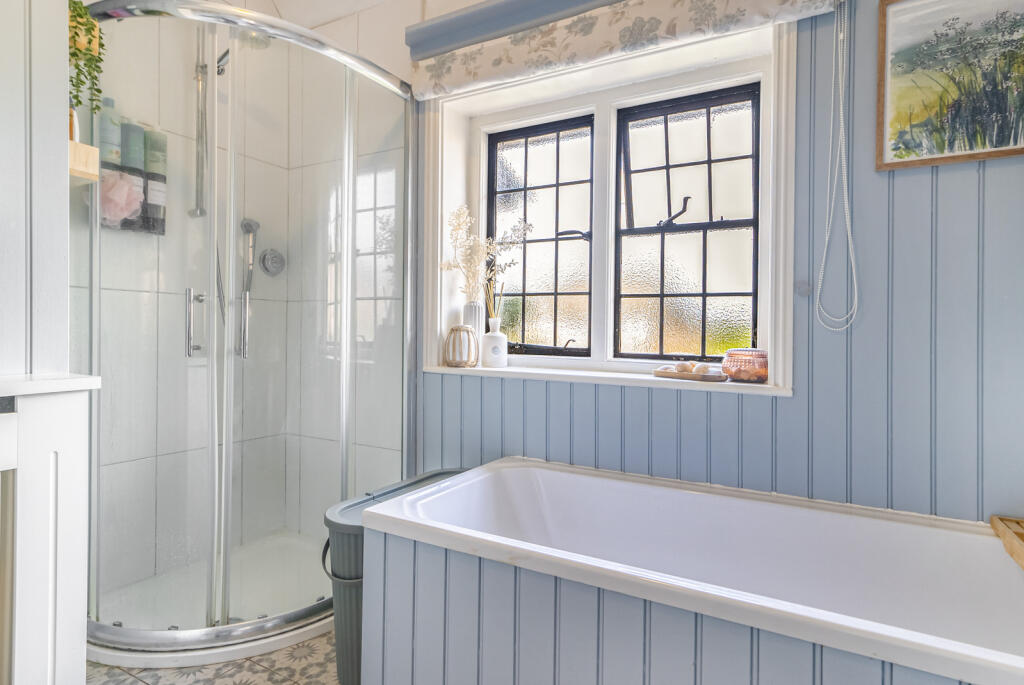 Additional image 21 of Bloomfield Road, Harpenden, Hertfordshire, AL5