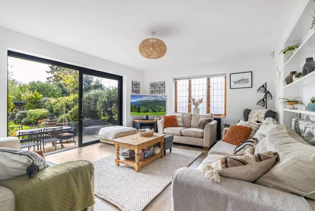 Additional image 12 of Bloomfield Road, Harpenden, Hertfordshire, AL5