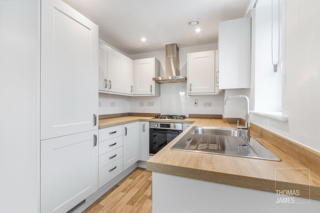 Additional image 3 of Great North Road, Hatfield, AL9