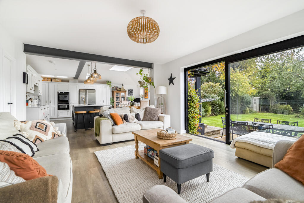 Additional image 11 of Bloomfield Road, Harpenden, Hertfordshire, AL5