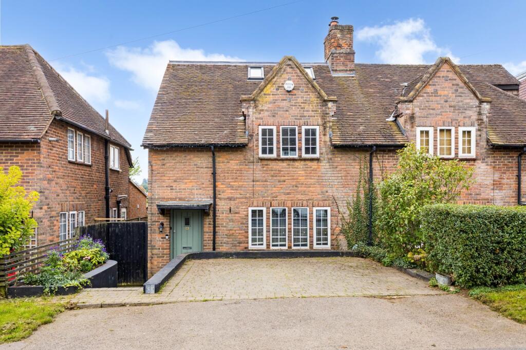 Property image for Barnfield Road, Harpenden, Hertfordshire