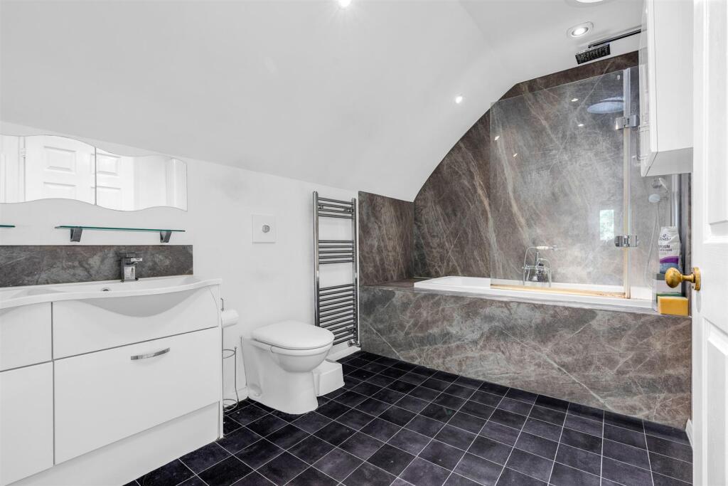 Additional image 21 of The Avenue, Welwyn