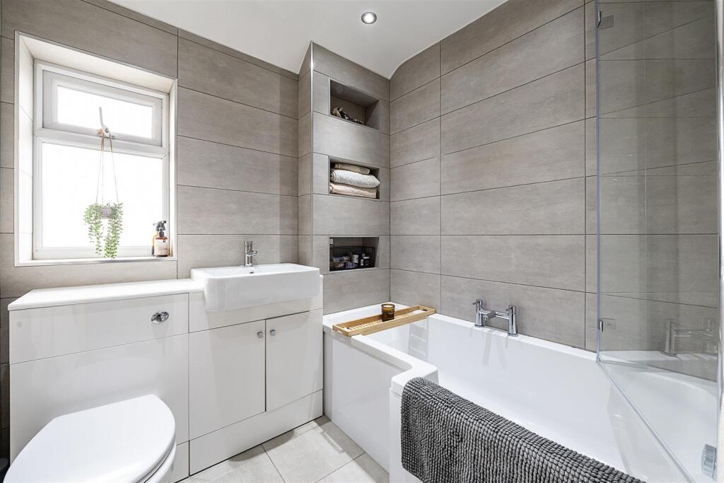 Additional image 8 of Grove Avenue, Harpenden