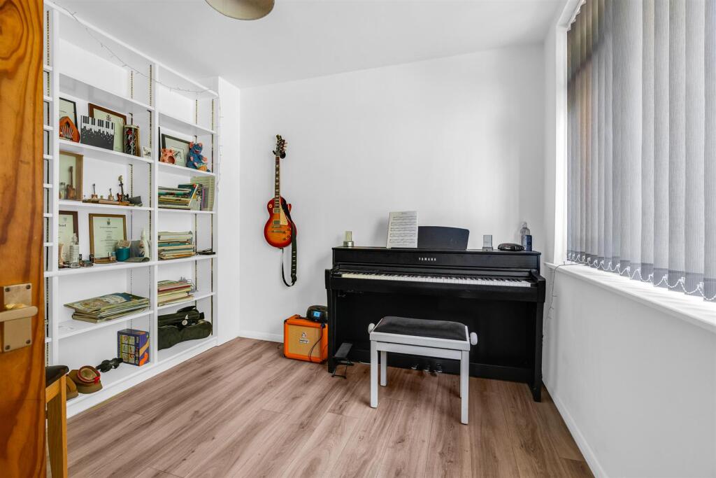 Additional image 15 of The Avenue, Welwyn