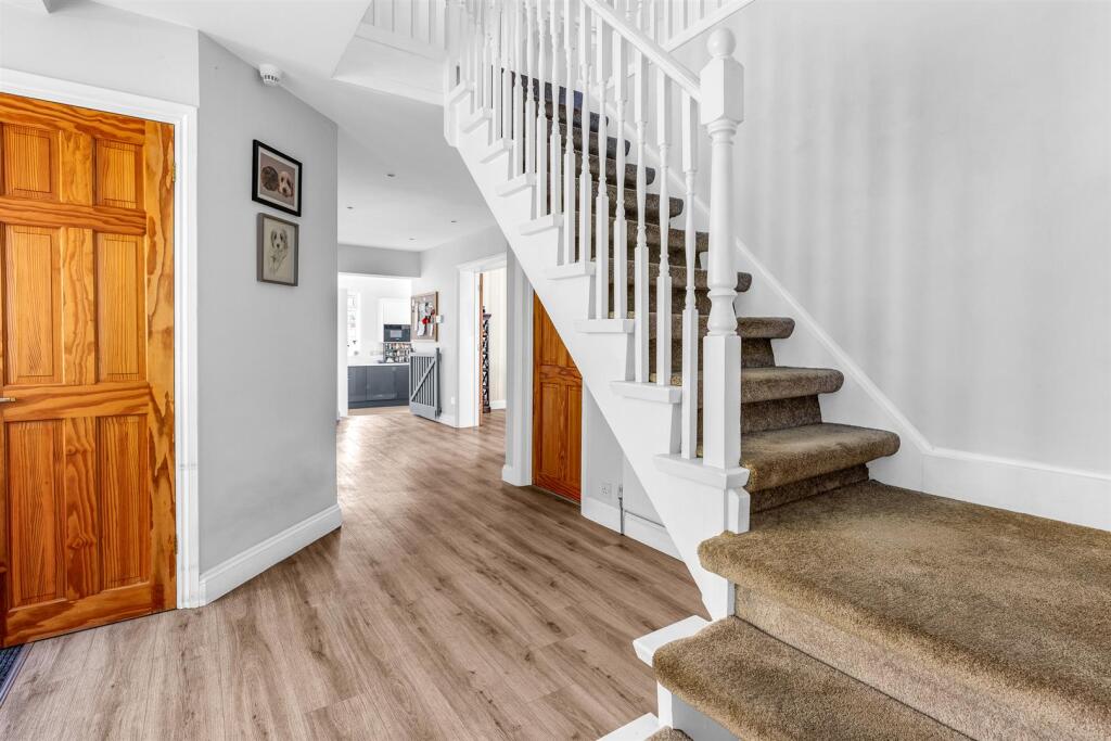 Additional image 16 of The Avenue, Welwyn