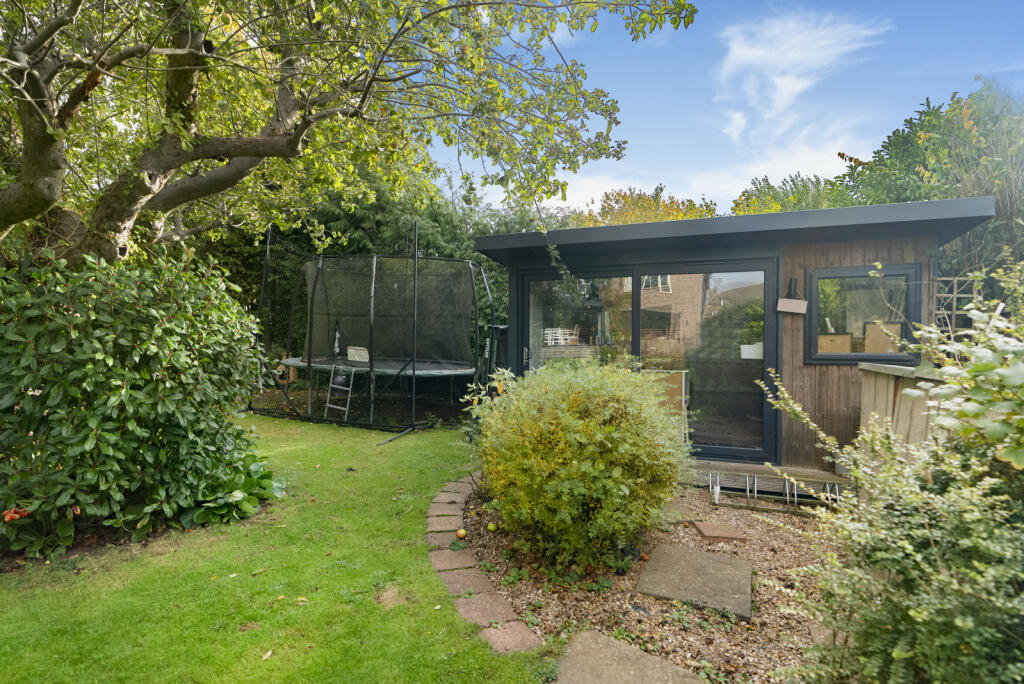 Additional image 25 of Bloomfield Road, Harpenden, Hertfordshire, AL5