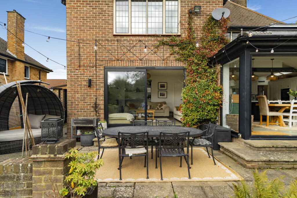 Additional image 23 of Bloomfield Road, Harpenden, Hertfordshire, AL5