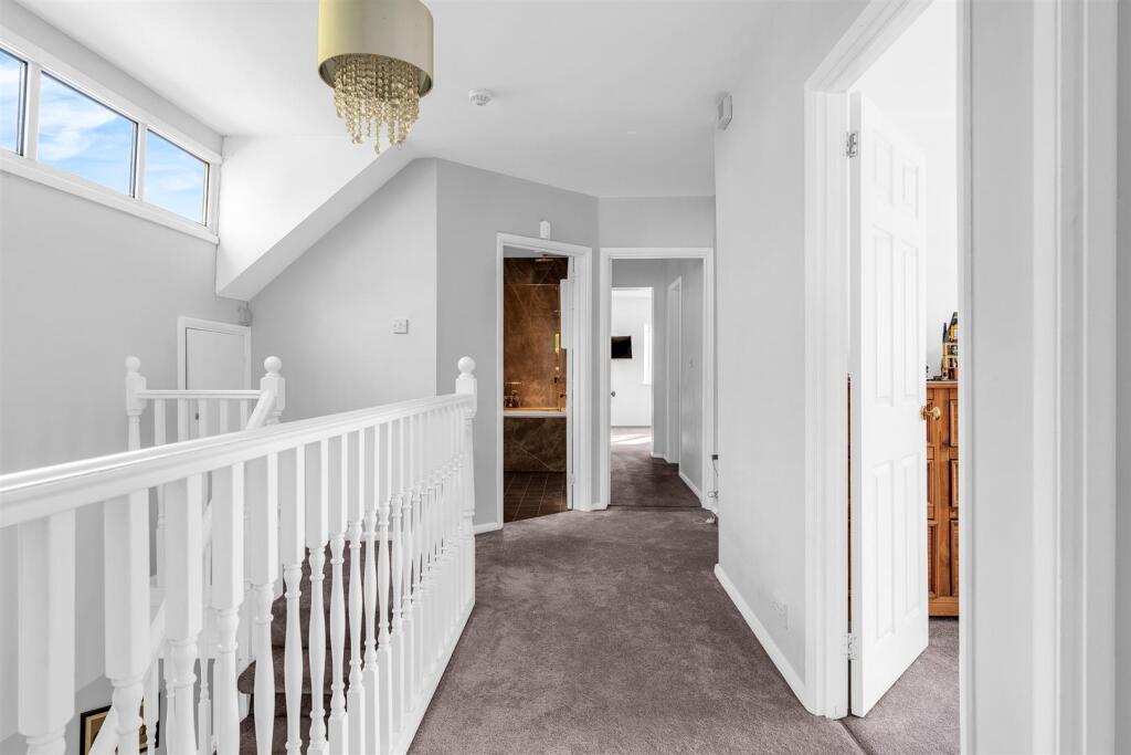 Additional image 26 of The Avenue, Welwyn