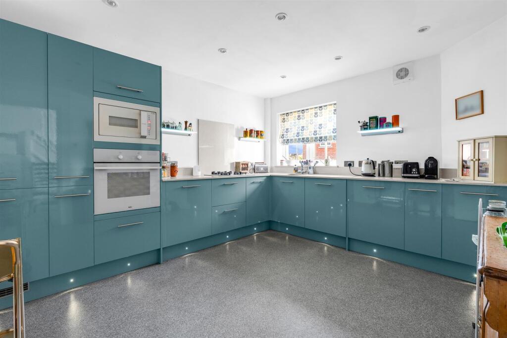 Additional image 5 of Welwyn Hall Gardens, Welwyn