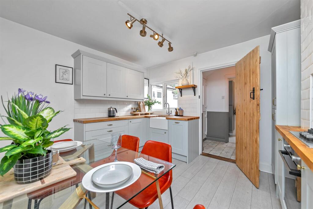 Additional image 9 of High Street, Sandridge, St Albans