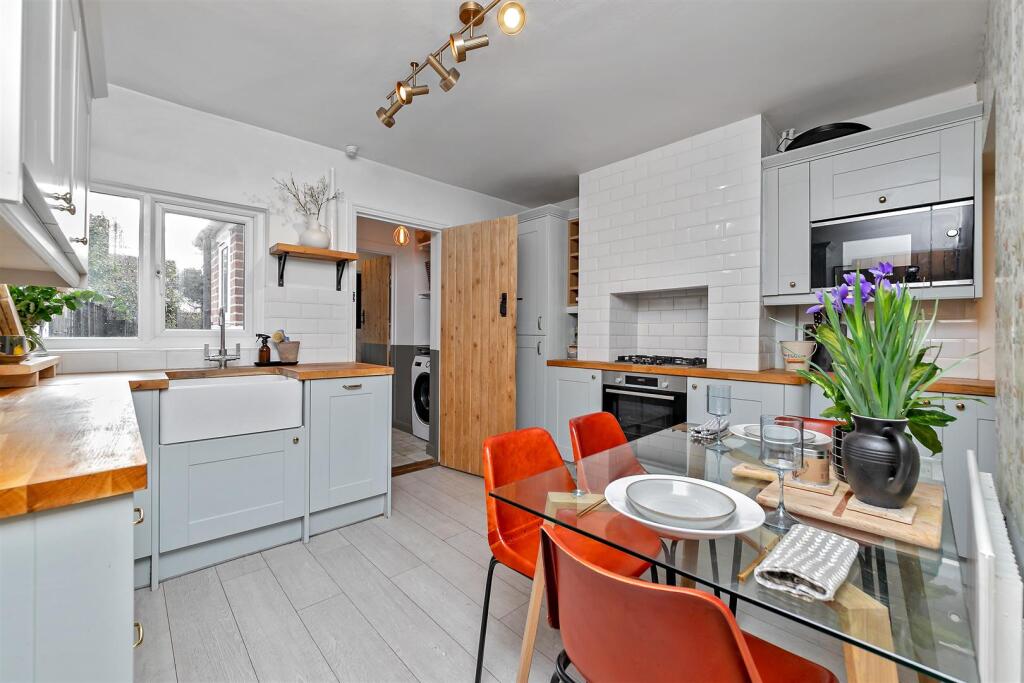 Additional image 8 of High Street, Sandridge, St Albans