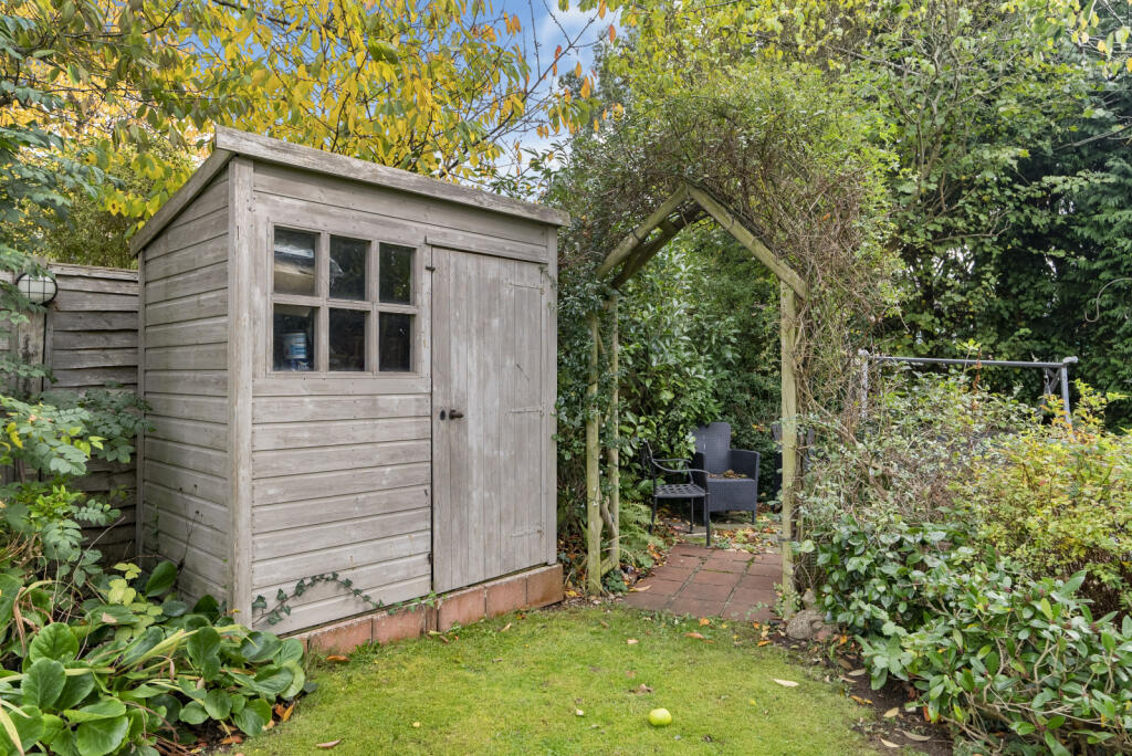 Additional image 24 of Bloomfield Road, Harpenden, Hertfordshire, AL5