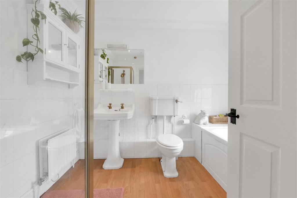 Additional image 19 of Codicote Road, Wheathampstead, St. Albans