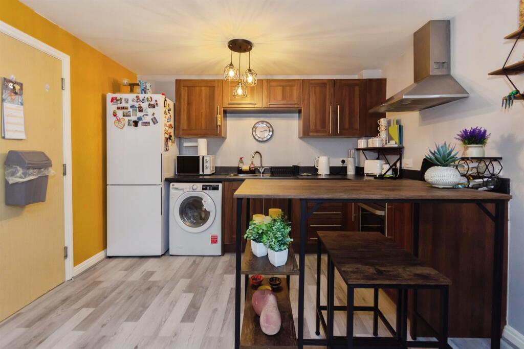 Additional image 4 of Hedgerow Close, Redditch